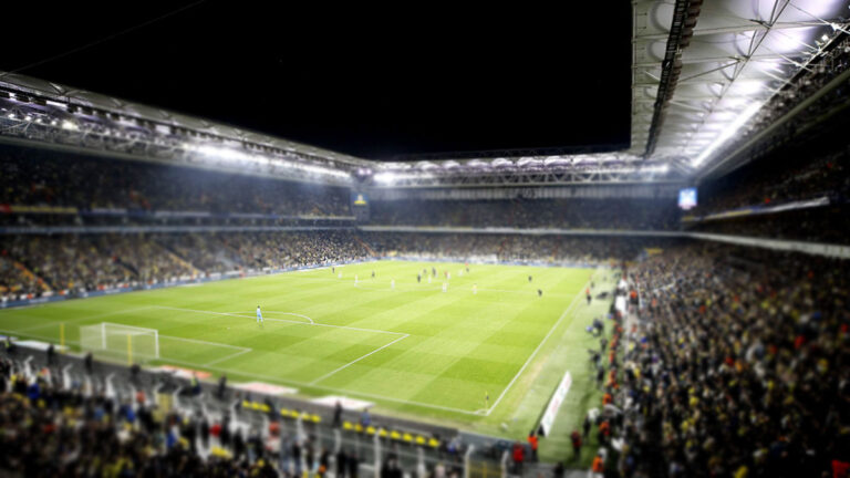 taraftardan-fenerbahce-macina-yogun-ilgi-sadece-3-dakika-surdu-CJCSdlMg.jpg