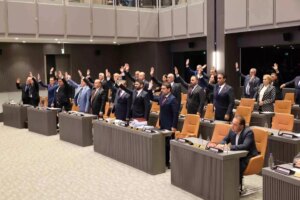 kktc meclisinde kibris sorununa iki devletli cozum konusunda karar onerisi oy cokluguyla kabul edildi 9cpHwKTs.jpg